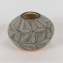 Acoma New Mexico Pueblo American Native Jar Vase Pottery Art Signed E. Chino