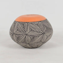 Acoma New Mexico Pueblo American Native Jar Vase Pottery Art Signed E. Chino