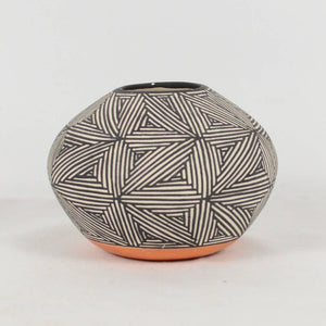 Acoma New Mexico Pueblo American Native Jar Vase Pottery Art Signed E. Chino