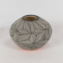 Acoma New Mexico Pueblo American Native Jar Vase Pottery Art Signed E. Chino